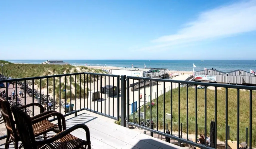 2 Bedrooms Apartment with sea view