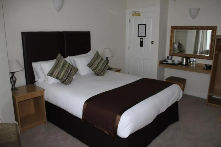 Heath Cottage Hotel