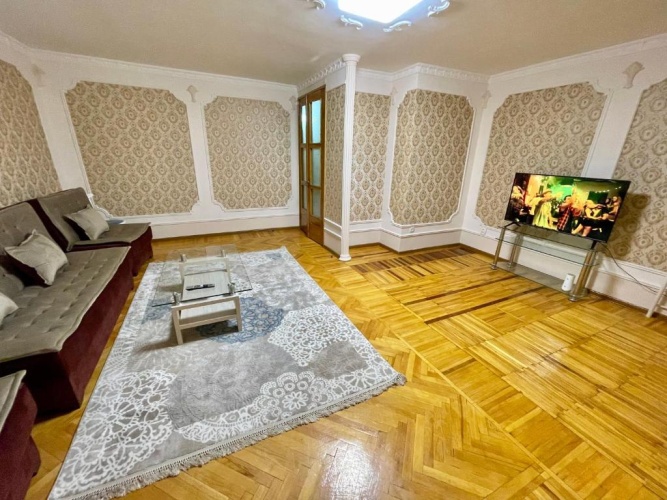 3 Bedrooms Apartment