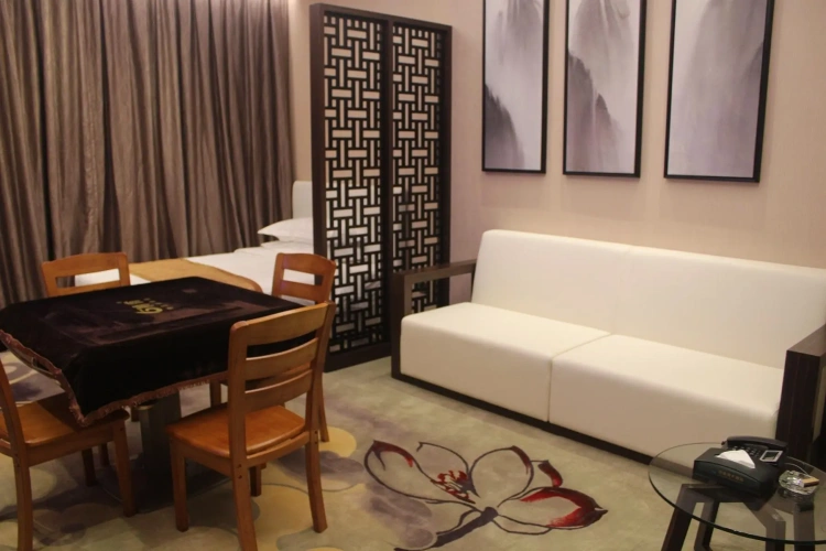 Deluxe Suite