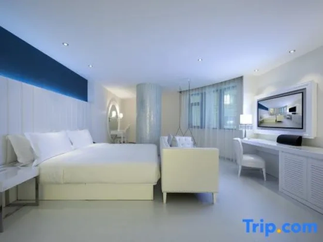 Standard Double room with lake view