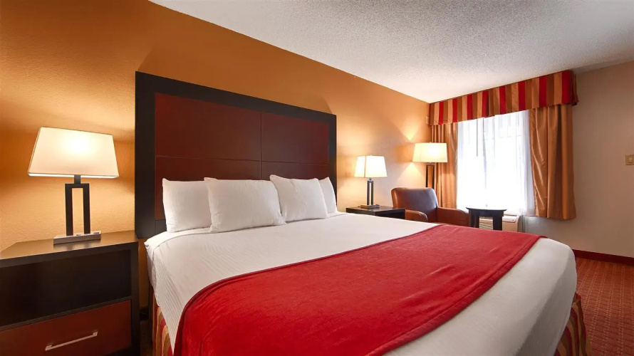 Clarion Pointe Independence - Kansas City