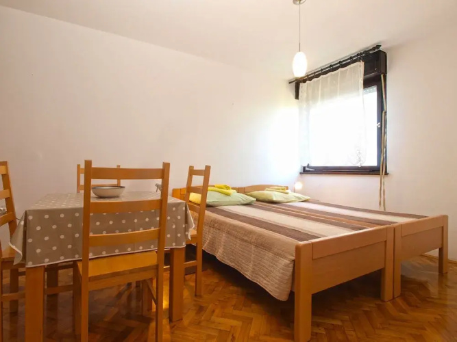 Apartment 1738