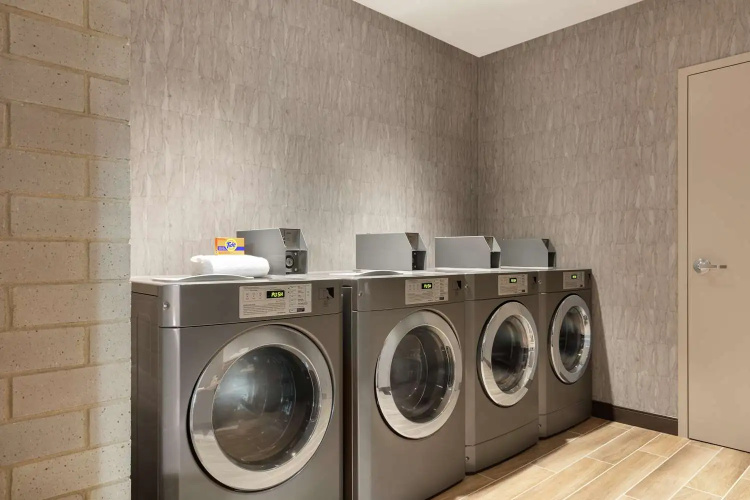 Home2 Suites By Hilton Milwaukee West