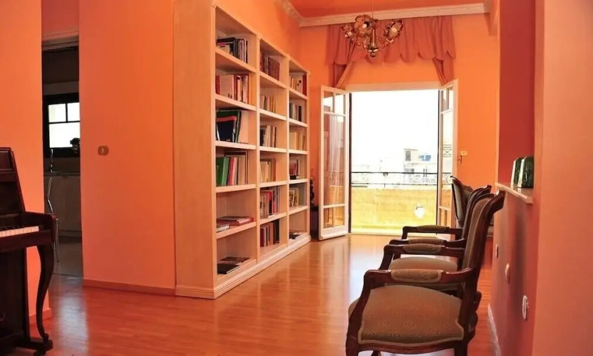 Alexandra's Art Apartment