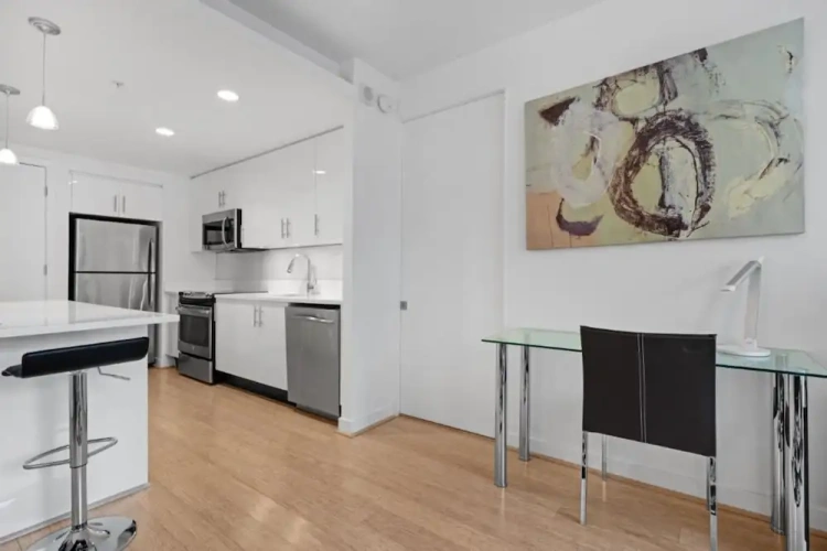 2 Bedrooms Luxury Apartment