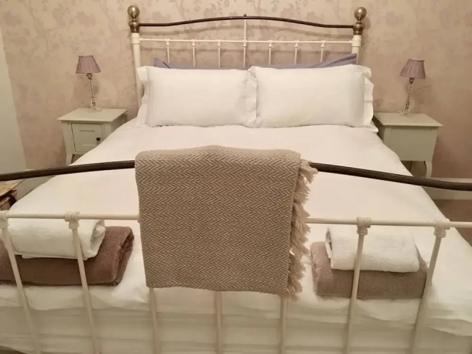 Modern 2 Bedroom City Centre Flat
