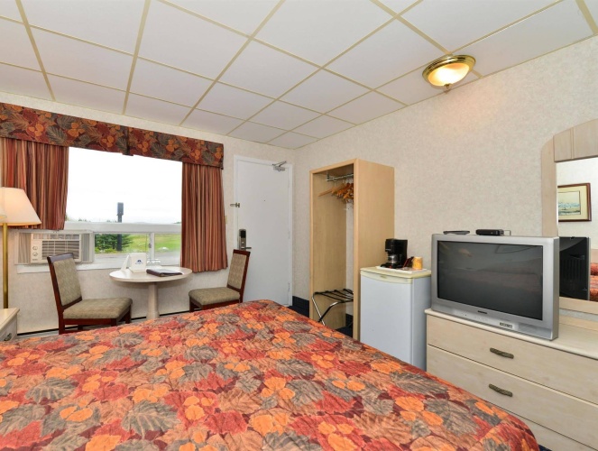 Canada's Best Value Inn & Suites