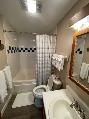 2 Bedrooms Double Suite with lake view
