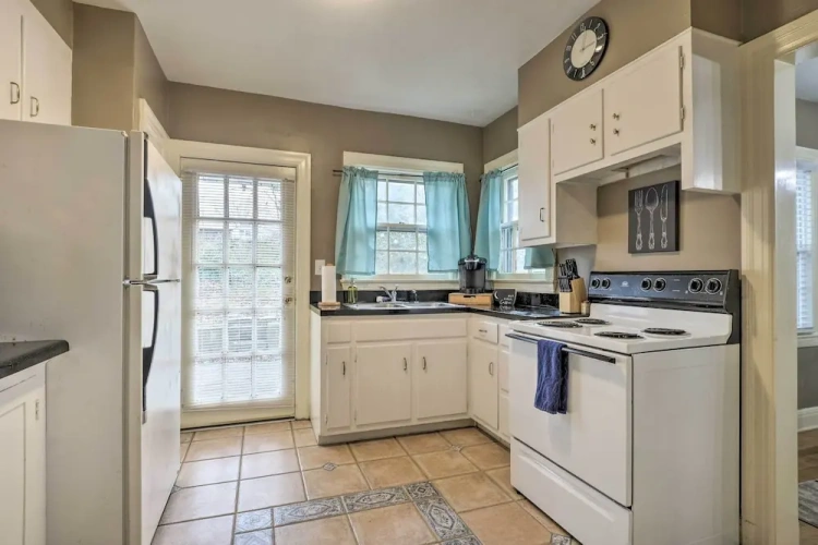 2 Bedrooms Cottage