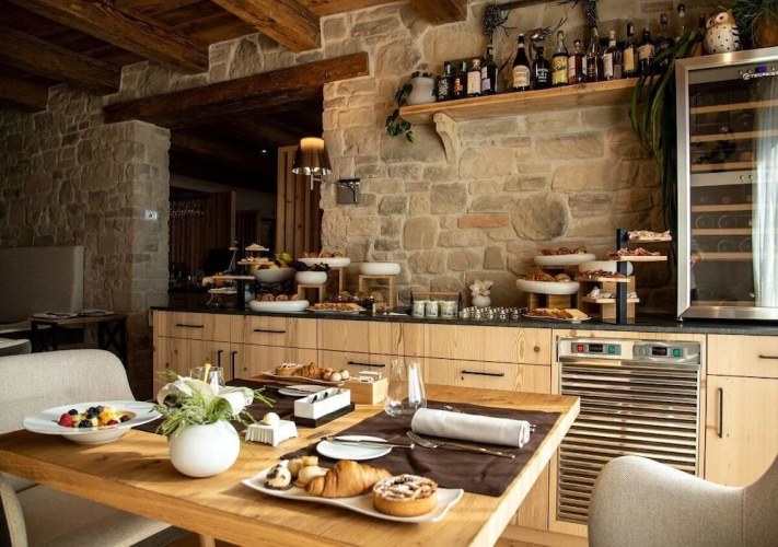 Aura Relais