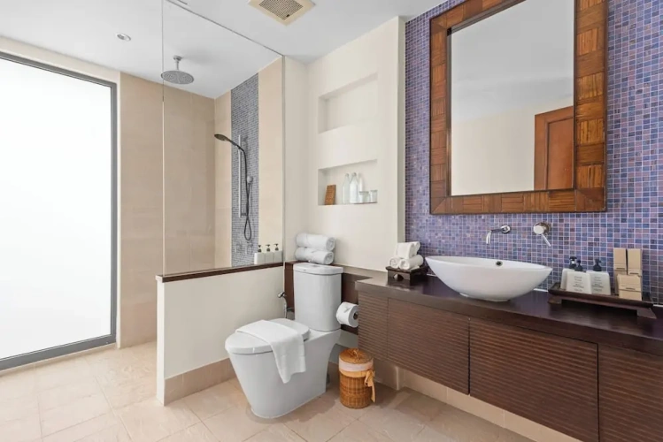 4 Bedrooms Villa