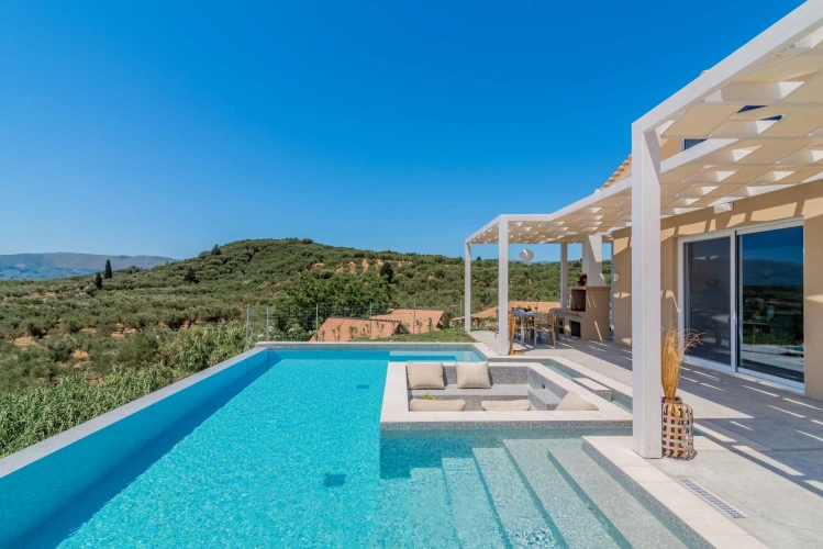 3 Bedrooms Villa