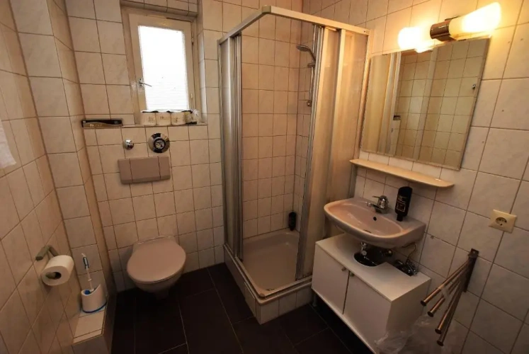 3 Bedrooms Apartment