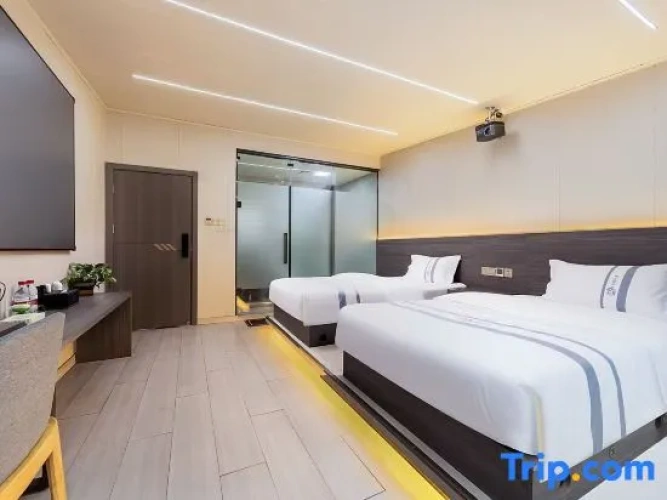 Premium Twin room