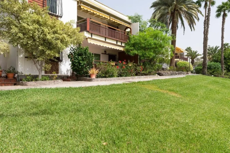 2 Bedrooms Bungalow