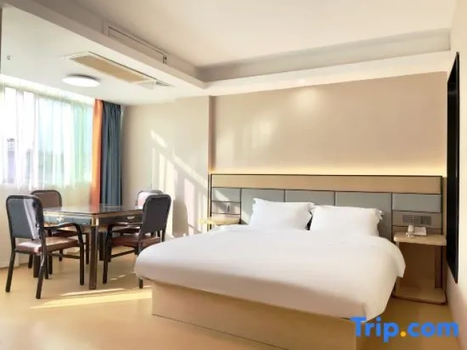 Deluxe Attic Suite