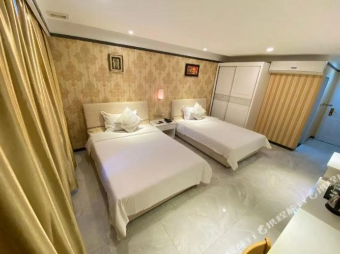 Lucky 8 Hotel