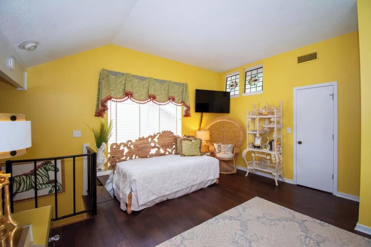4 Periwinkle Ct