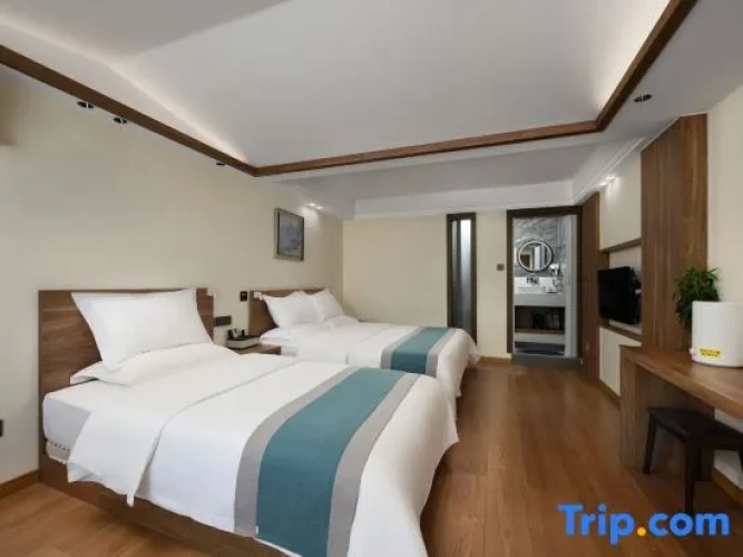 Standard Double room with view