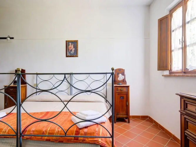 Apartment in Peccioli With Pool