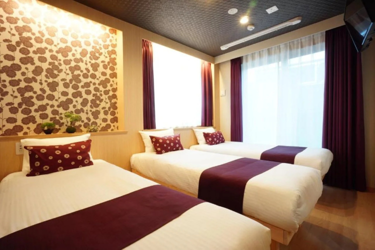 Rona Hotel