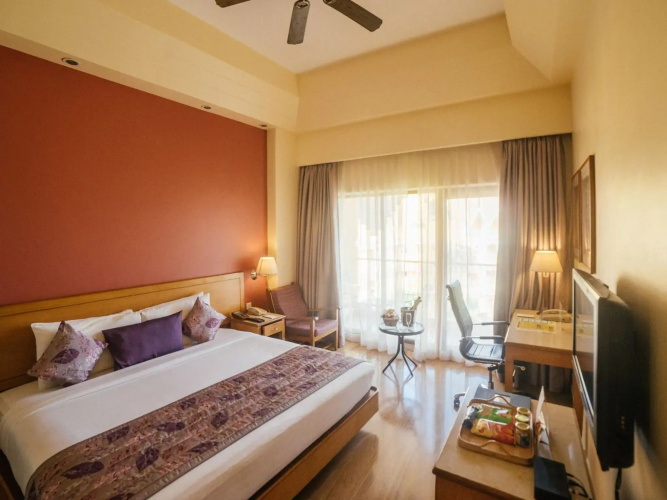 Acron Candolim Regina
