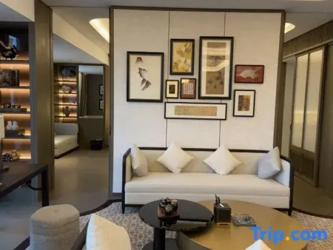 Deluxe Double Suite