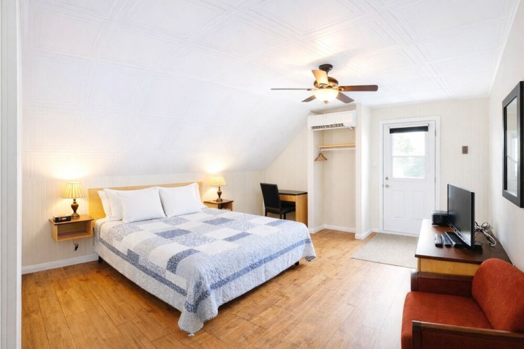 2 Bedrooms Suite with balcony and with view