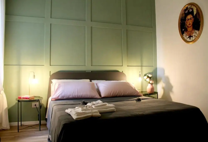 Peonia House