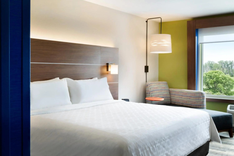 Holiday Inn Express & Suites Macon North by IHG