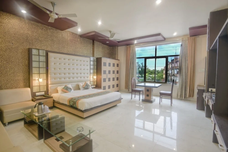 Royal room