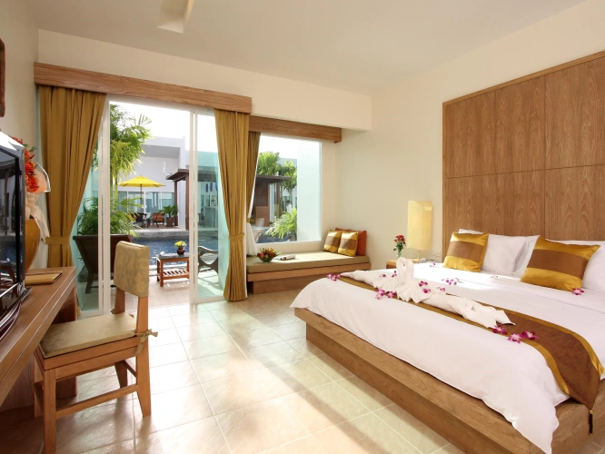 Deluxe room with balcony and with view