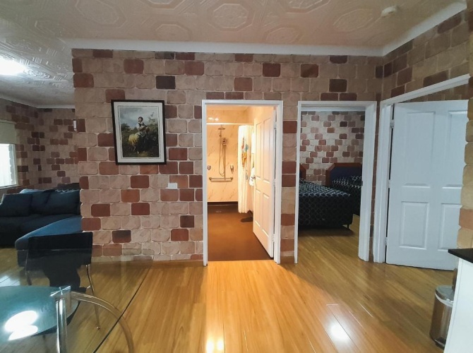 2 Bedrooms Apartment