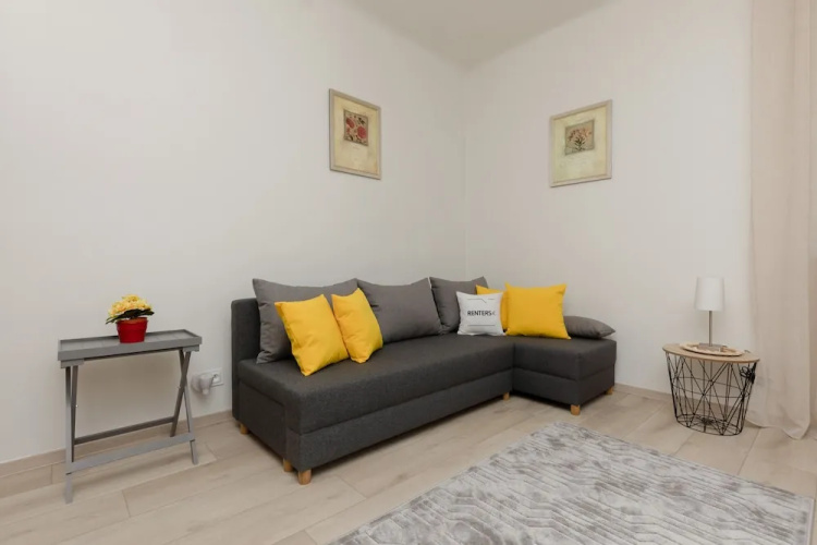 Sunny Studio Raclawicka by Renters
