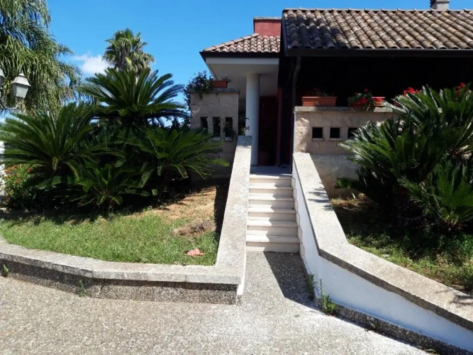 3 Bedrooms Cottage