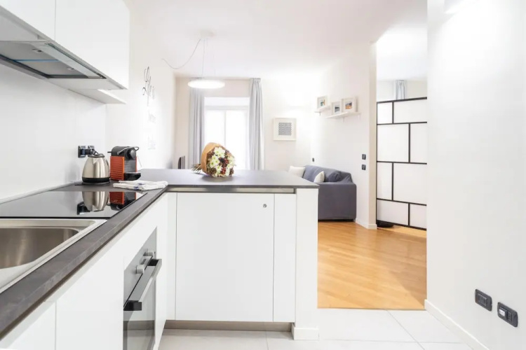 White Flat in Como City Center