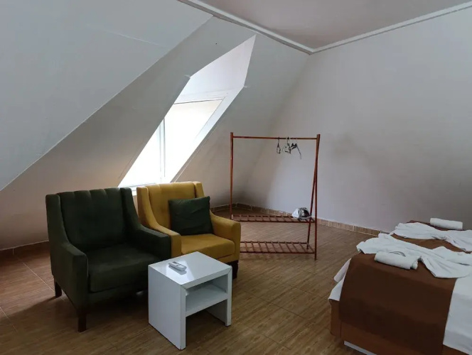 3 House Apart