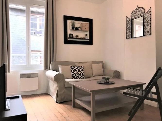 2 Bedrooms Apartment