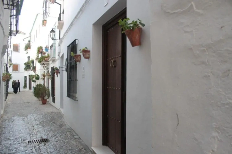 2 Bedrooms Villa