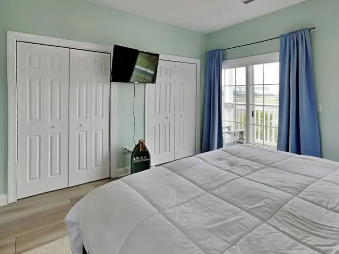 Otter Oasis by Topsail Realty