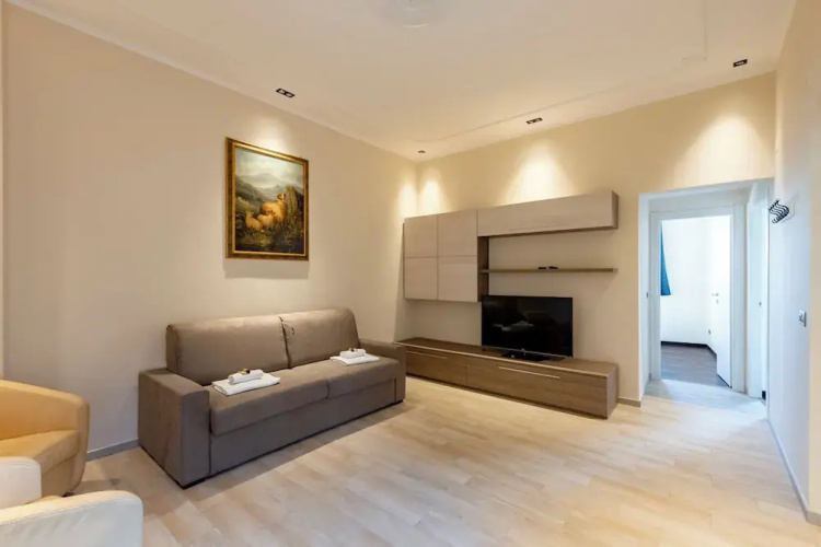 Pleasant 2BR flat next to Genoa Port