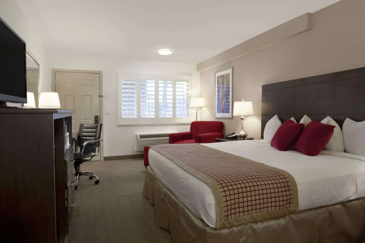 Infinity Inn & Suites