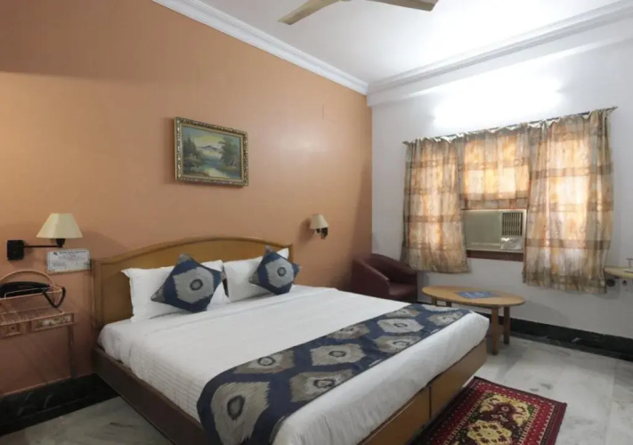 Hotel Raaj Bhaavan