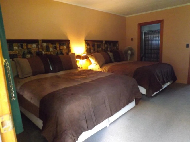 The Boulders Motel & Cottages