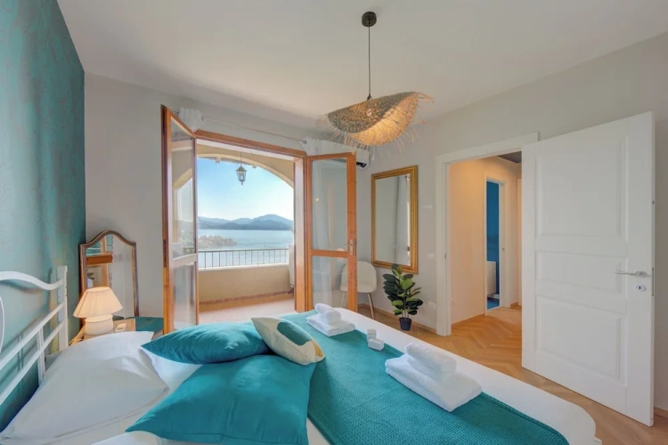 2 Bedrooms Family Apartment with lake view