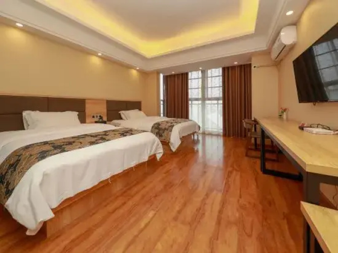 Pu'er Yingtian Hotel