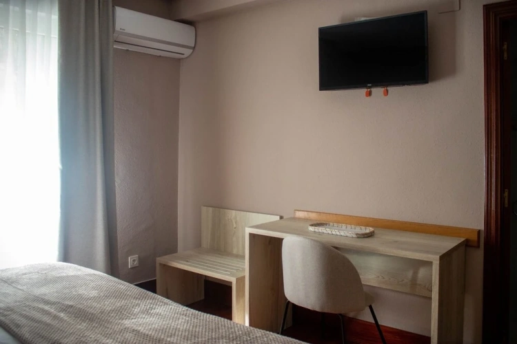 Classic Twin room with mountain view