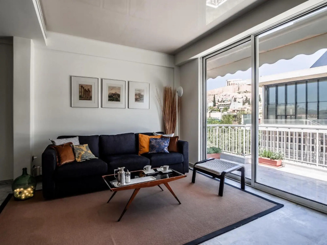 Peripatos apartment