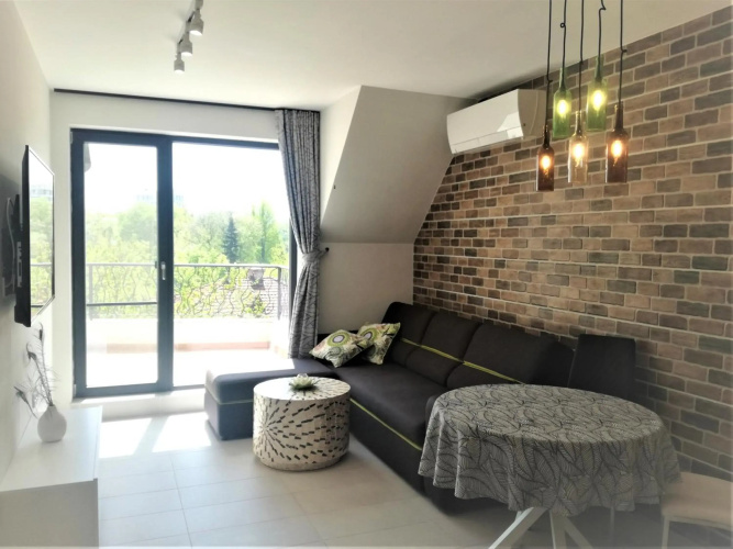 Cloud 6 -Top Center,360° view,Free private parking